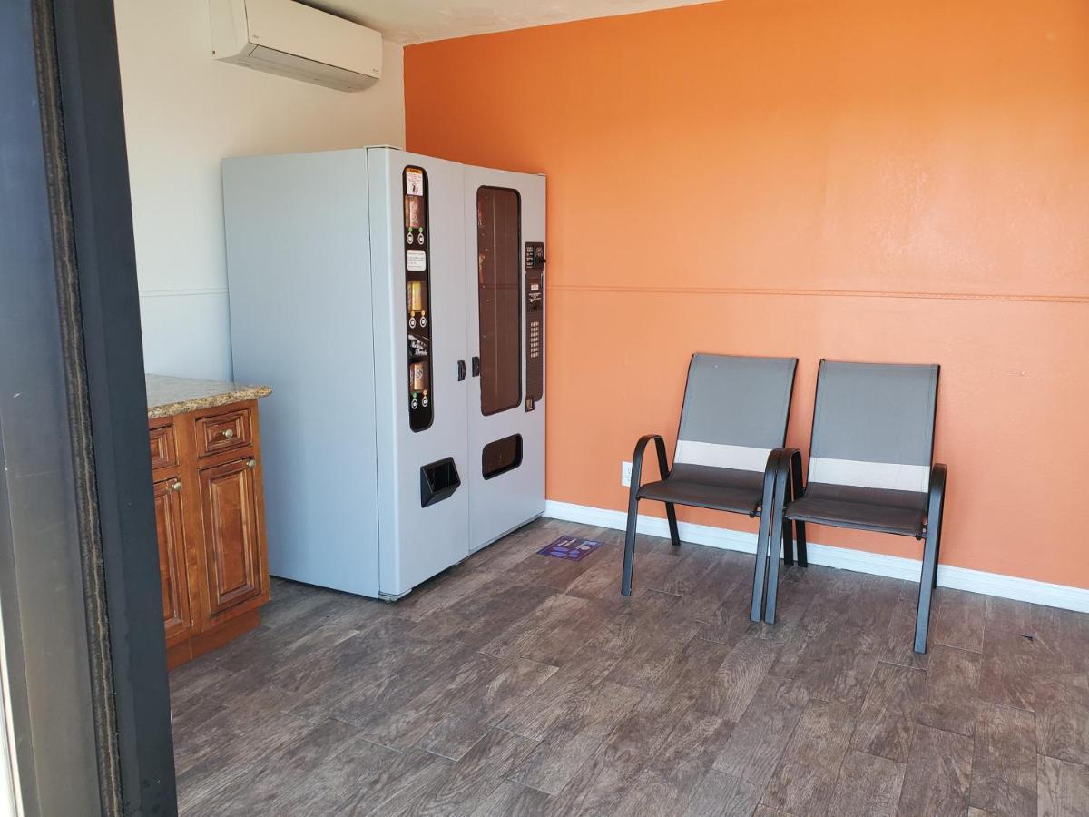 High Desert Inn ヘスペリア エクステリア 写真