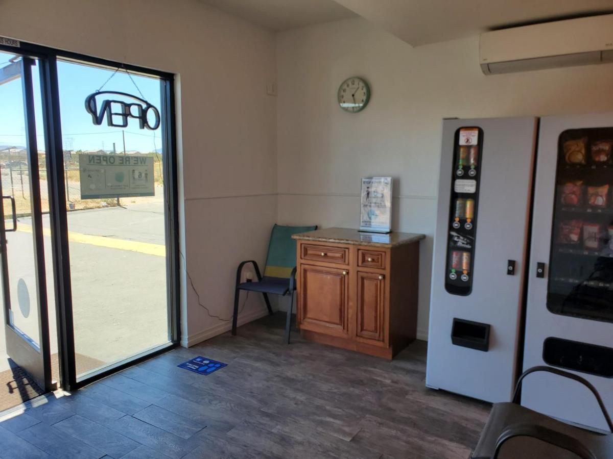 High Desert Inn ヘスペリア エクステリア 写真